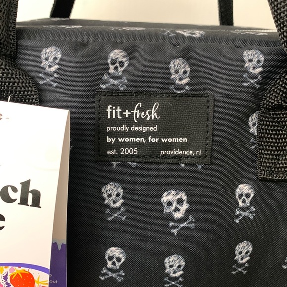 Fit and Fresh Skull Lunch Bag with FREE Containers and Cooler! - Picture 8 of 16